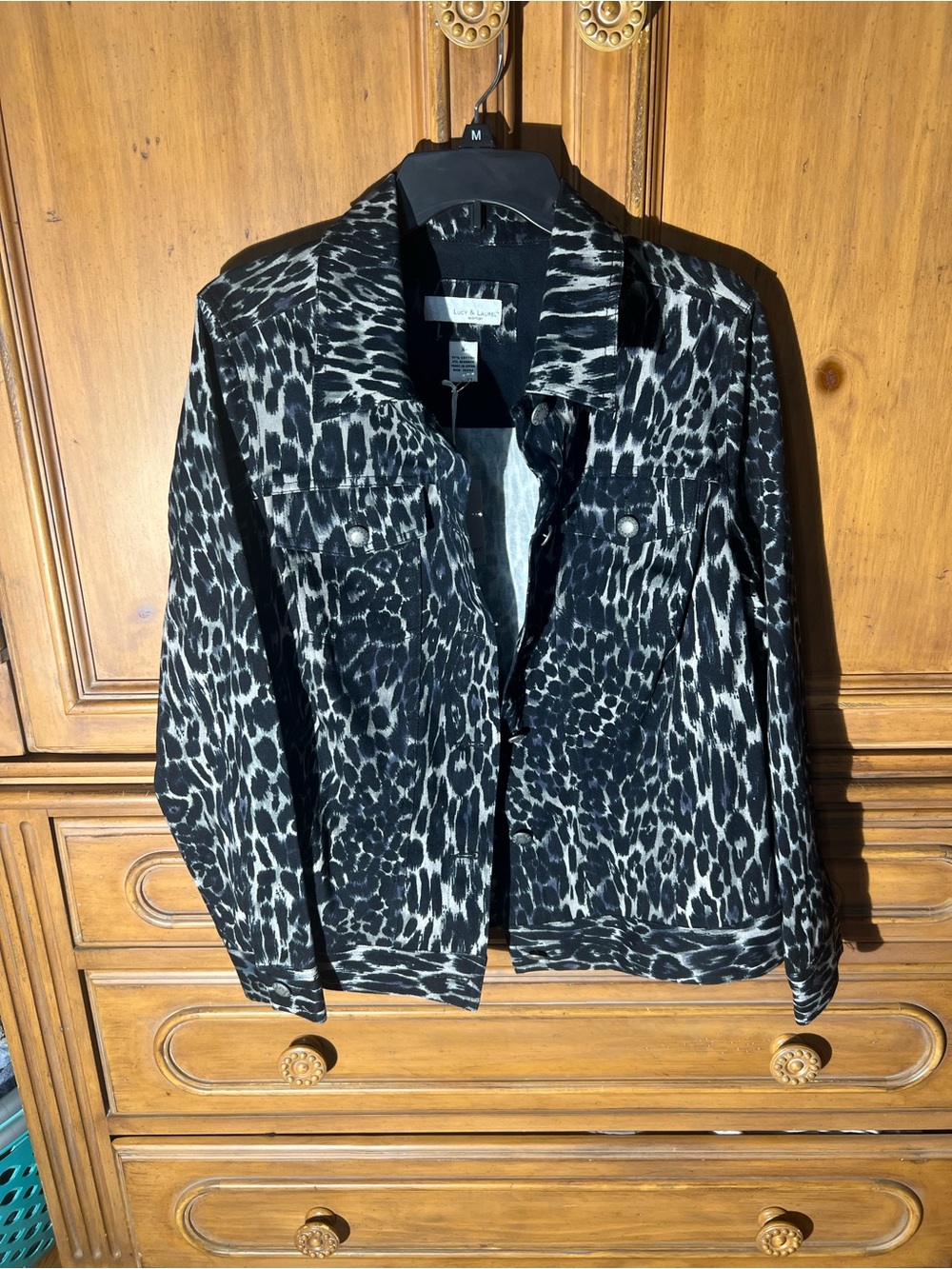 Lucy and Laurel Black & White Animal Print Women's Jacket
